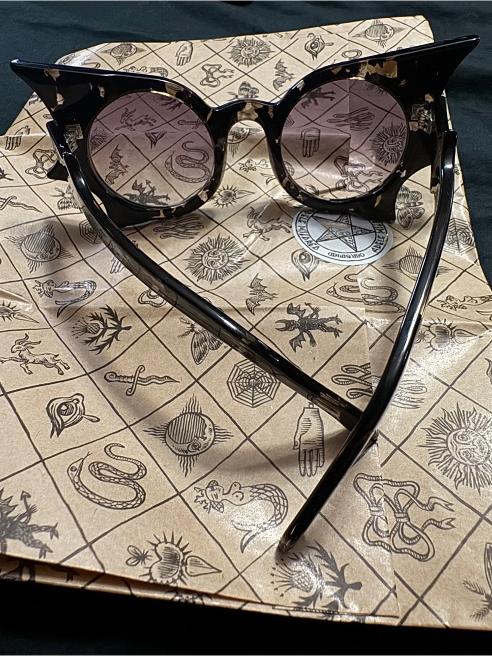 *RARE* Adele Mildred Black Tortie Batwing Sunnies